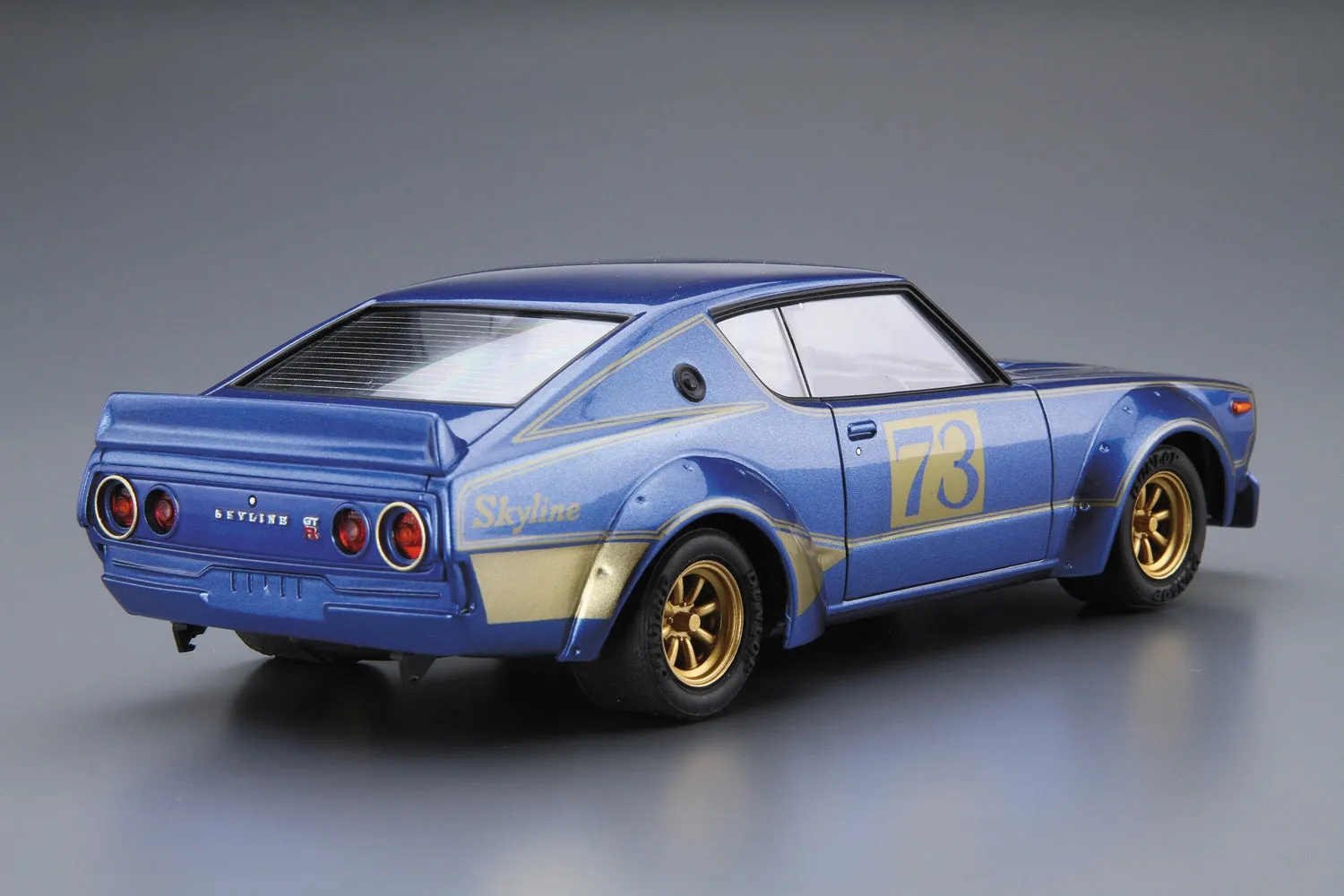 Aoshima 06104 Nissan KPGC110 Skyline 2000GT-R Racing #73 1/24 Model Kit