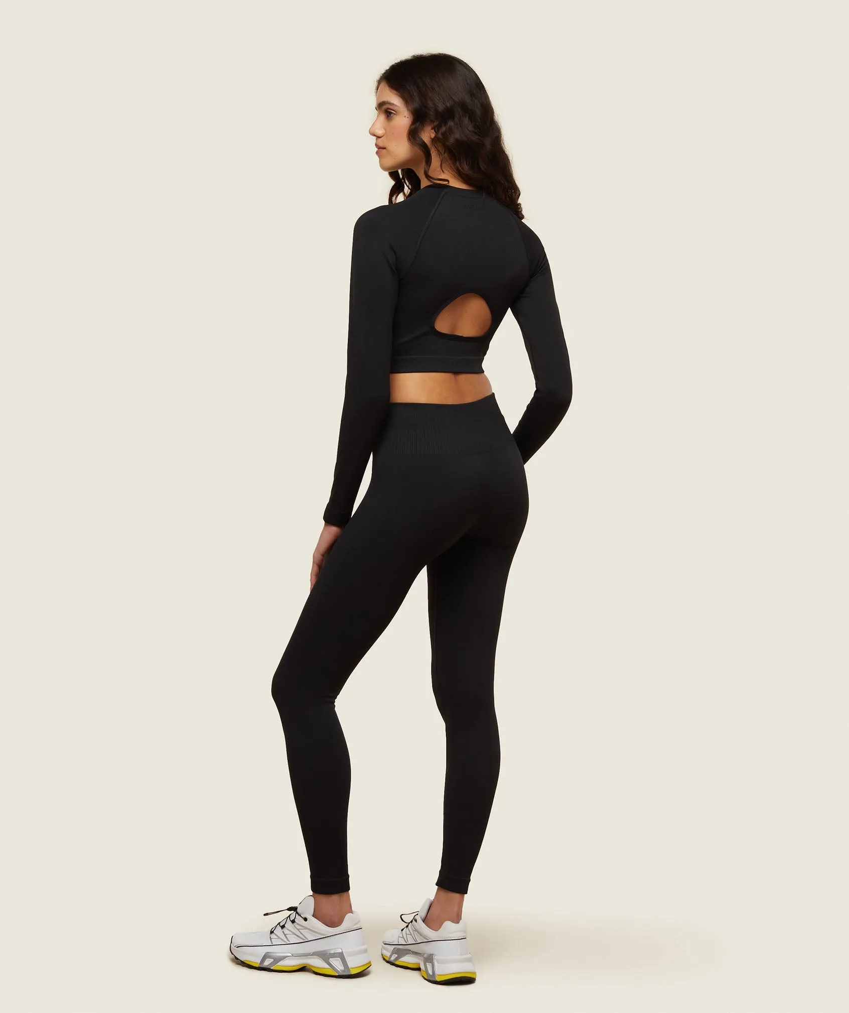 Gymshark everywear Seamless Long Sleeve Crop Top - Black