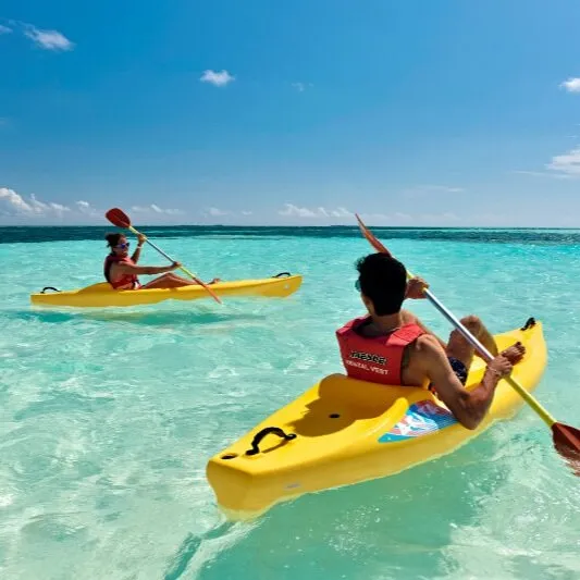 Kayaks & standup paddle